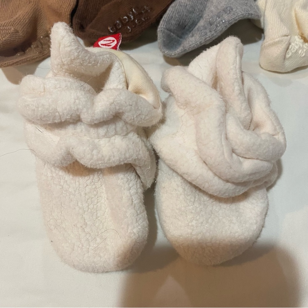 Set of 7! Neutral bootie and Sock Set - Picture 2 of 10